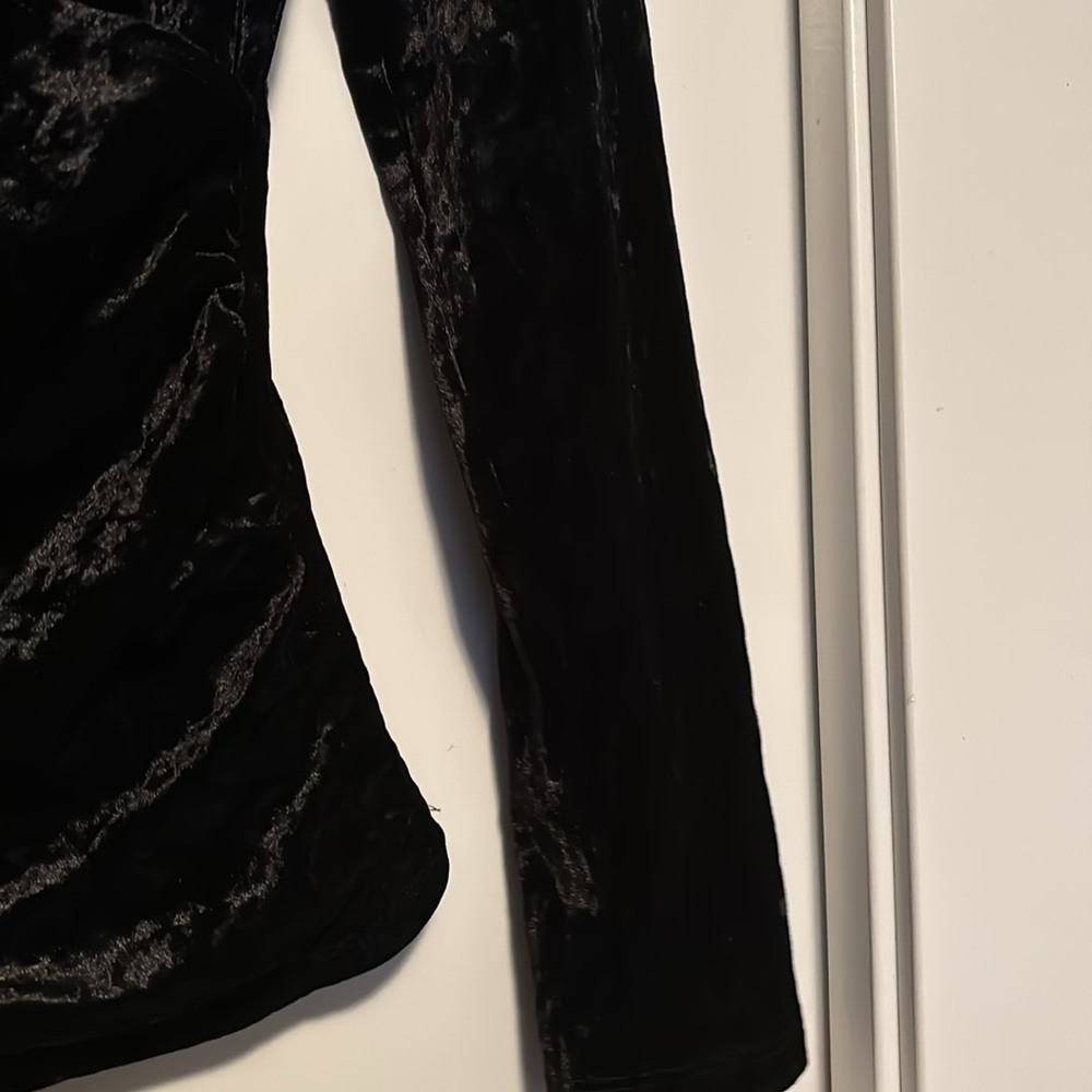 Black crushed velvet faux wrap long sleeve top - Picture 4 of 4